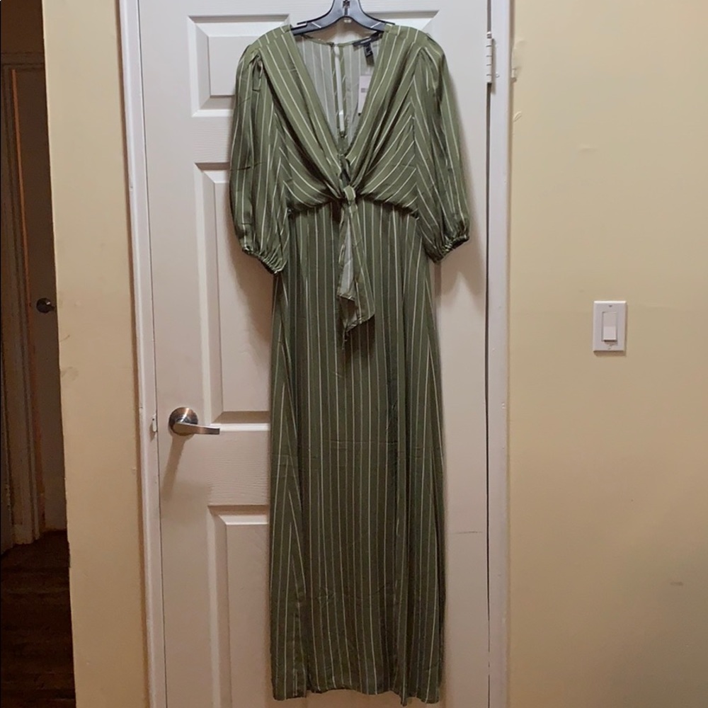 NEW🔥 F21 Green Maxi